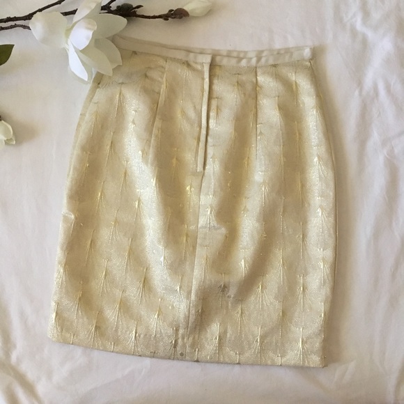 NWT H&M Gold Medallion Skirt - Picture 2 of 3